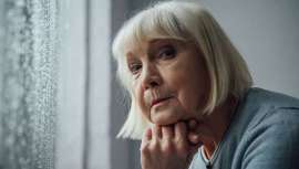 Con el paso de los años, se produce una menor producción de colágeno y una renovación celular más lenta, que puede desencadenar un empobrecimiento en la cantidad y calidad del pelo, un problema a tratar según los expertos de Hospital Capilar