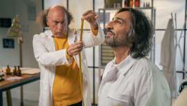 El reportaje completo Smell News se desvelará en la gala de los XV Premios Academia del Perfume, el 26 de octubre, con retransmisión en streaming a través de la web academiadelperfume.com. Por el momento, vamos a ver el avance 