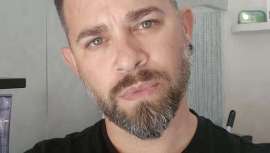 Al frente de Limbo Hair Club, La Roca del Vallès, Salinas es un profesional curtido, excepcionalmente entregado y formado, que no solo dirige su salón de modo preclaro y eficiente, sino que radiografía a la peluquería con sabiduría meridiana