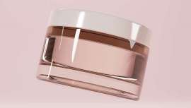 La empresa de Axium Packaging Group, especializada en la inyección y biinyección de cajas, tapas y tapones, presentará en la feria All4Pack de París, 21-24 de noviembre de 2022, una nueva tapa para cuello Twist de 82 mm: la tapa Lys en PET