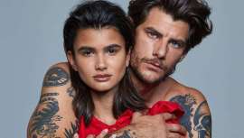 Dice la leyenda que un hilo rojo invisible conecta a aquellos destinados a encontrarse, sin importar el tiempo, lugar o circunstancias. 
El hilo rojo se puede estirar, contraer, enredar, pero nunca romper