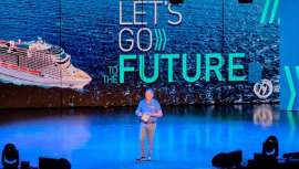 Bajo el lema Lets go to the Future, Skeyndor ha querido embarcarlas en una auténtica experiencia en la que han podido conocer los nuevos y elegantes cofres para estas fiestas y la última revolución tecnológica de la marca, Megan by Skeyndor