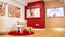 Los tratamientos profesionales de Clarins para Air France hacen escala beauty en el aeropuerto de Nueva York