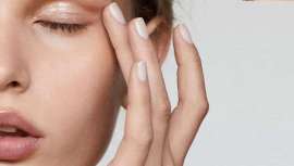 Adiós a la sensación de acartonamiento y sequedad en la piel, a los tonos artificiales y anaranjados y cero uniformes… ¡Y bienvenida a la belleza de la jugosidad y la naturalidad, donde tu piel puede respirar, protegerse y regenerarse a la vez!