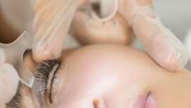 Cada vez más popular, revisamos las bases, aplicación y resultados del lifting de pestañas de la mano de Sundara 