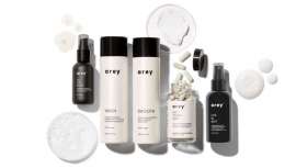 Arey posee una línea de productos enfocada en el tratamiento de los cabellos con más edad previniendo y tratando su envejecimiento, además de prevenir las canas, agregando pigmento