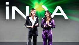  LOréal Professionnel ha presentado el nuevo Inoa, la icónica coloración de lujo sin amoniaco de la firma ante más de 600 profesionales peluqueros y peluqueras con Nieves Álvarez y María Cerqueira como presentadoras