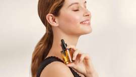 Hoy queremos hablarte de Supreme Gold Elixir, el aceite facial joya de Montibello que aporta a la piel una intensa nutrición y 
reparación, gracias a los 45 aceites preciosos, 100% naturales de su fórmula 