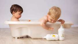 Este set incluye todos los productos imprescindibles en la rutina diaria de cuidados para limpiar e hidratar hasta la piel más sensible de bebés y niños, gracias a sus fórmulas seguras y eficaces