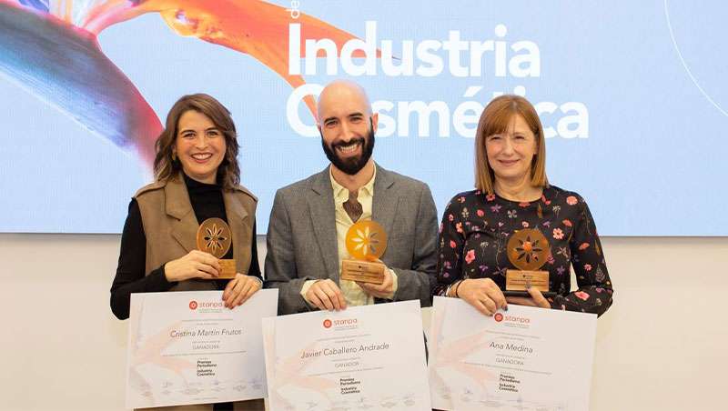 Javier Caballero, Ana Medina y Cristina Martín Frutos, ganadores en los I Premios de Periodismo de la Industria Cosmética