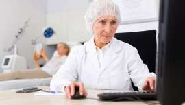 El pioderma gangrenoso (PG) es una enfermedad cutánea rara y debilitante. La EADV, cumple un año de su revista de acceso abierto, JEACP. En el número conmemorativo incluye este artículo y estudio entre otros