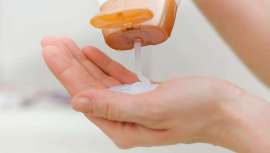 Euperlan NL Pearl cuenta con ingredientes de origen natural certificados por COSMOS y es adecuado para aplicaciones de productos para el cuidado del cabello, el baño y el cuerpo