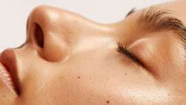 Un peeling natural que te cambiará la piel en menos de 3 semanas, ¡sin dolor y sin pelado! Este 2023 Green Peel® de Dra. Schrammek logrará rejuvenecer, iluminar y unificar el tono desde el primer día 