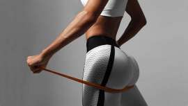 Con las opciones no quirúrgicas abriéndose camino en el campo de la cirugía plástica, explicamos la diferencia entre el procedimiento brasileño de levantamiento de glúteos y el levantamiento de glúteos no quirúrgico, ventajas e inconvenientes