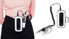 Pequeno, potente e recarregável. Assim é Sonic 35.000. O torno portátil para manicure e pedicure profissional 