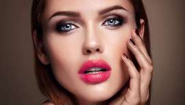 Te explicamos los tratamientos más demandados estas fechas y su efecto en el rostro, para brillar con luz propia estos días que estamos más expuestas a la vida social