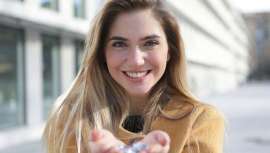 En Navidad se cometen excesos que no solo se ven reflejados en el rostro o silueta. Desde P&P Clinic te explican cómo se resiente tu salud dental en esta época y qué hacer para recuperar tu sonrisa