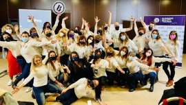 Los tiempos que corren no son nada fáciles para el sector de la peluquería y estética, o al menos eso piensan aquellas profesionales que todavía no han pasado por las manos de Ana Sánchez