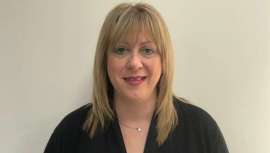 De comercial del sector a profesional peluquera, Cruz Sancho Torres al frente de los dos salones que dirige y trabaja en Zaragoza, Bamboo Centro de Imagen y Belleza, es un ejemplo de superación y empresa a la vez que de técnica y entrega 