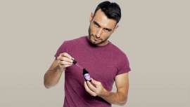 El aceite seco 2 en 1 Grape Kelly de Reset Free Beauty trata y previene las principales problemáticas de la piel y la barba y, de forma bastante novedosa, cuida la delicada dermis que hay bajo el vello facial