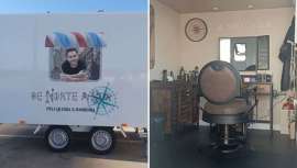 Agustín Castillo conduce su peluquería móvil allí donde le necesiten 