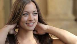 Si te has percatado de que tus dientes lucen manchas blancas en la superficie del esmalte, no te preocupes en exceso. La Doctora Patricia Palma Maldonado, fundadora de P&P Clinic, explica su porqué y cómo solucionarlo