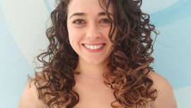 Conchi Arias, fundadora de Campos Curlyhair, analiza los tres patrones de rizos que existen y detalla sus particularidades a la hora de cuidarlos, para poder sublimarlos al máximo