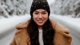 Las bajas temperaturas debilitan la fibra capilar y el cabello pierde su brillo, y presenta un aspecto más frágil y apagado