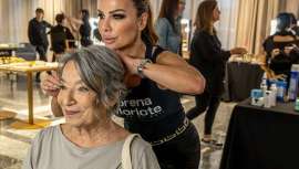 La reconocida estilista, triunfa en el backstage de la gran noche del cine español, confeccionando algunos de los mejores looks de actores y actrices 