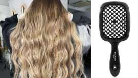 Este híbrido entre cepillo y peine que evita la rotura es un best seller por su gran flexibilidad, que lo hace apto para todo tipo de melenas, incluso para las que llevan extensiones