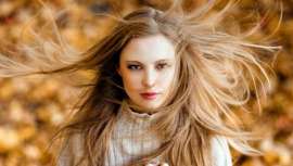 Después del verano el cuero cabelludo suele sufrir los efectos ocasionados por el sol, el cloro y la sal marina. Es el momento de tratarlo convenientemente para regenerarlo y sanarlo, actuando específicamente sobre el problema en cuestión