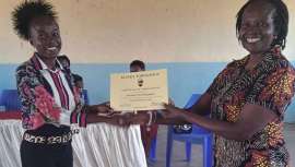 Un año más, Harambee ONGD celebra el Día de la Mujer, concediendo el Premio Harambee 2023 a la Promoción e Igualdad de la Mujer Africana a una extraordinaria científica. El premio está patrocinado por los Laboratorios René Furterer de Pierre Fabre