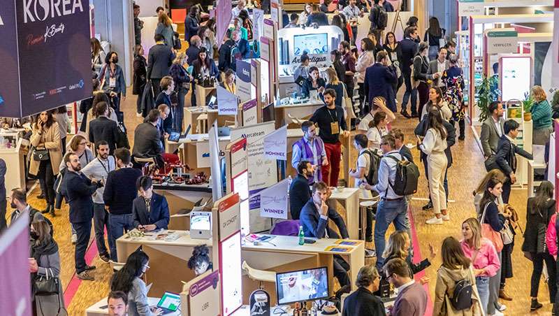 Cosmetic 360 en París, foro de la industria de la belleza, cosméticos y fragancias