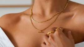 Todas las novias quieren que su piel luzca perfecta y bronceada resaltando así el blanco de sus vestidos. Atenta a estos sencillos tips con los que conseguir y mantener el tono que deseas para el gran día