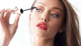 Para utilizar un rizador de pestañas correctamente, estate atenta a los consejos que apunta la maquilladora Cristina Lobato