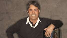 Raffel Pages es toda una institución en el mundo de la imagen en nuestro país. Posee, además, una de las más importantes colecciones de antigüedades del mundo de la peluquería, ubicada en el Museo Raffel Pages de Barcelona, con más de 800 piezas