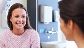 Los selfies aceleran la edad decreciente en la demanda de cirugía plástica