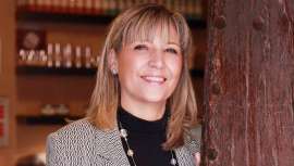 Desde muy joven sintió la llamada del mundo de la belleza. Después de trabajar para varios laboratorios, María Rosa consiguió realizar su sueño: hacer sus propios productos cosméticos