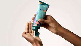 Aveda lanza una edición limitada de Botanical Repair™ Strengthening Leave-In Treatment para ayudar a llevar agua limpia a personas en países en vía de desarrollo con su socio charity: water