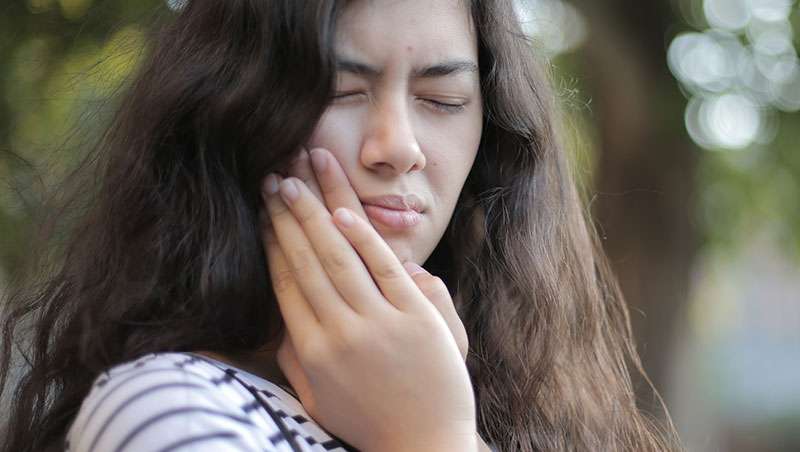 Frenar el bruxismo con la ayuda de la medicina estética