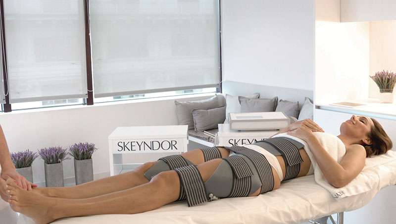 El tratamiento de remodelación corporal que tu clienta va a adorar, Slim Drone de Skeyndor