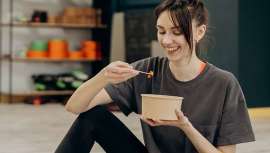 La experta nutricionista Salena Sainz, fundadora y directora de la clínica Naturae Nutrición, desvela 10 alimentos con propiedades y nutrientes capaces de mejorar el ánimo a la vez que potencian nuestra mejor versión física 