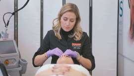 La innovadora tecnología de láser fraccionado de 20W elimina manchas, acné y suaviza las líneas de expresión en tiempo récord