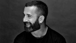 El peluquero creativo Enrique Serrano rinde homenaje a su hermana en esta colección de tendencias, con Bilbao como telón de fondo y que acaba de arrasar en los ABS Global Image Awards 2023 de Chicago