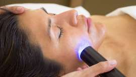 Se llama Lyma y lo puedes encontrar en exclusiva en el spa urbano Wellness Boutique Experience Madrid. Se trata del único dispositivo de láser frío aprobado para ser utilizado en casa y que transforma tu piel desde dentro