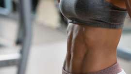 Fran del Águila, director técnico de JG fitness, te plantea una rutina exprés de abdominales con una duración de 30 segundos por cada ejercicio y al menos, tres repeticiones