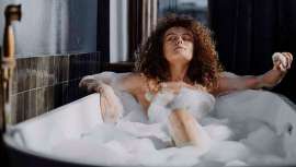 La sequedad o falta de lubricación vaginal es una de las molestias más frecuentes de la zona íntima. La ginecóloga Belén Gómez nos explica las diferencias entre hidratantes, lubricantes y geles