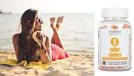 Solar Gummies de Salerm Cosmetics es el complemento alimenticio a base de vitamina, carotenos y cobre, con edulcorantes para ayudar a la piel a mantener su pigmentación y a sus células a protegerse del estrés y daño oxidativo causado por el sol