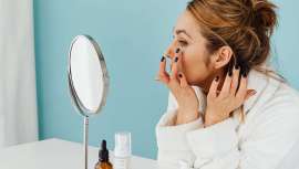 Higiene corporal, maquillaje, cuidado facial, cabello, dieta, estilo de ropa, ejercicio: ser bella requiere tiempo, y la misma cantidad de energía. Los hombres y las mujeres emplearían un promedio de una sexta parte de sus vidas en verse bien