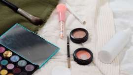 Las marcas de cosmética libres de microplásticos han escrito a la Comisión Europea una carta para concienciar sobre su uso y exigir una regulación menos laxa